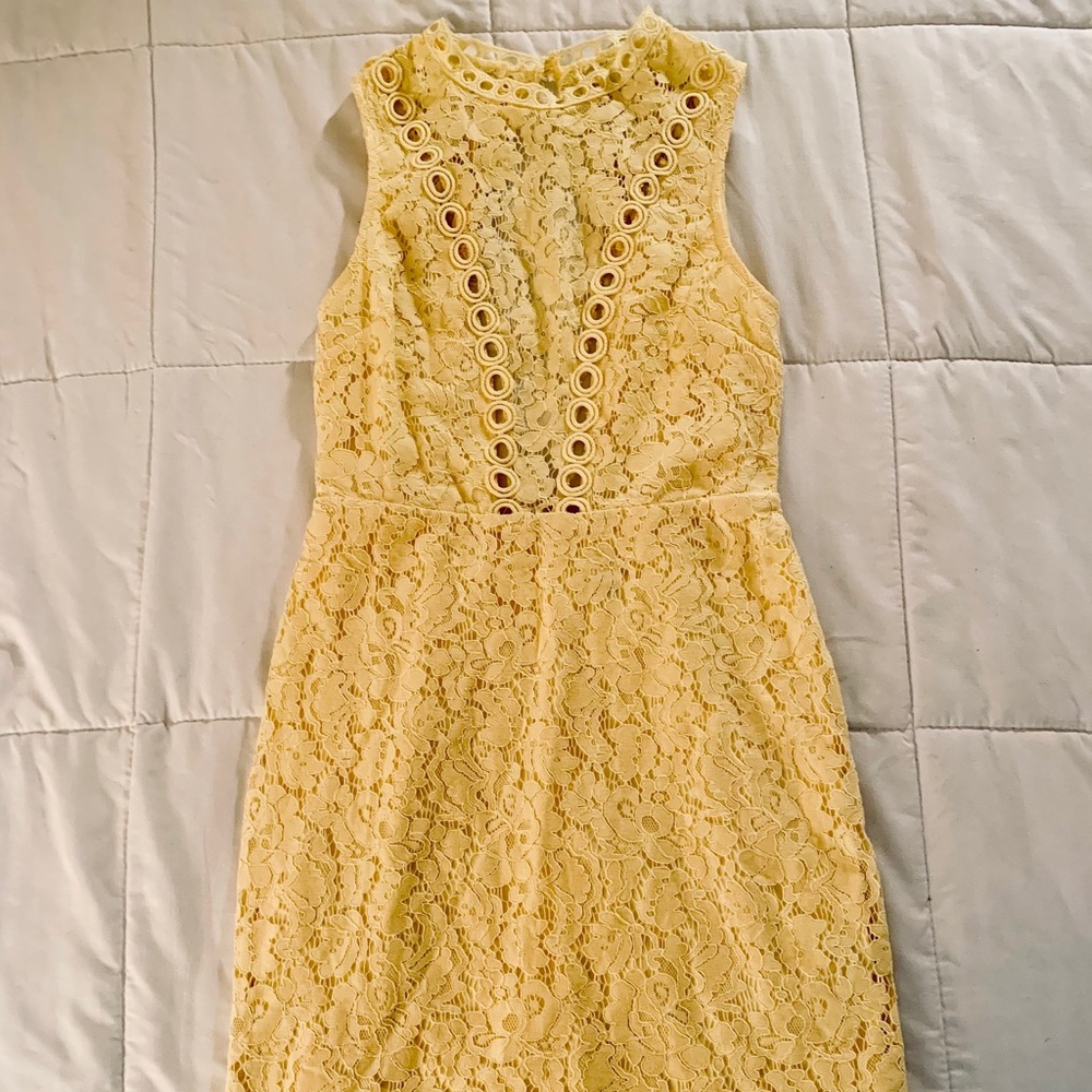 Women’s Medium Yellow Lace Dress, Open Back